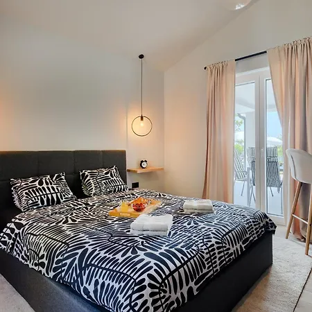 Rubus By Istrialux * Žminj