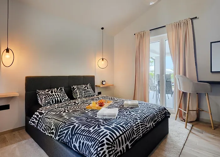 Rubus By Istrialux * Žminj